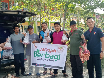 Al Fityah Berbagi Daging Qurban: Menebar Manfaat, Menyatukan Hati