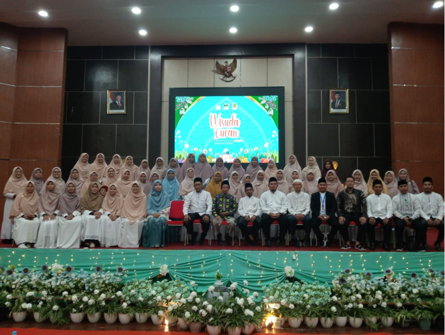 WISUDA AL-QUR�AN SIT AL FITYAH PEKANBARU 2025
