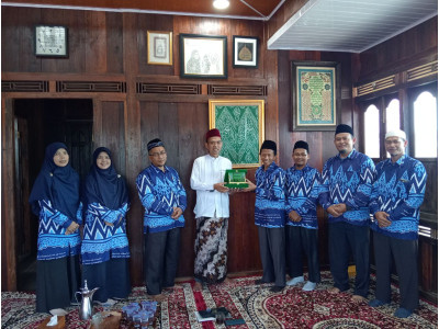 Kunjungan Yayasan Al Fityah ke Tuan Guru Ustad Prof. H. Abdul Somad, Lc., D.E.S.A., Ph.D