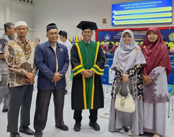 Pengokohan Guru Besar, Pembina Yayasan